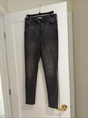 Zara Women's Skinny Jeans in Faded Black